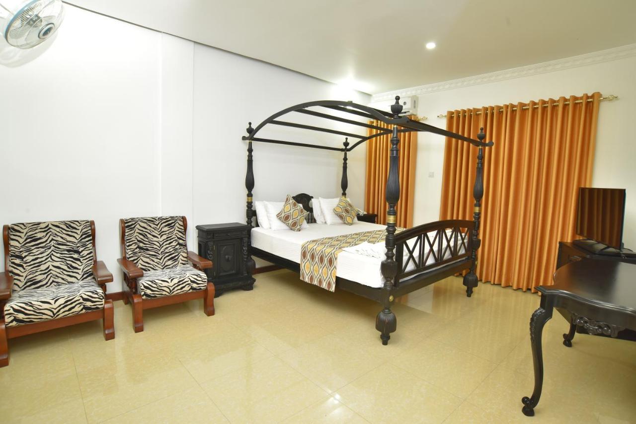 Hotel Queensbury Malabe Kaduwela Exterior photo