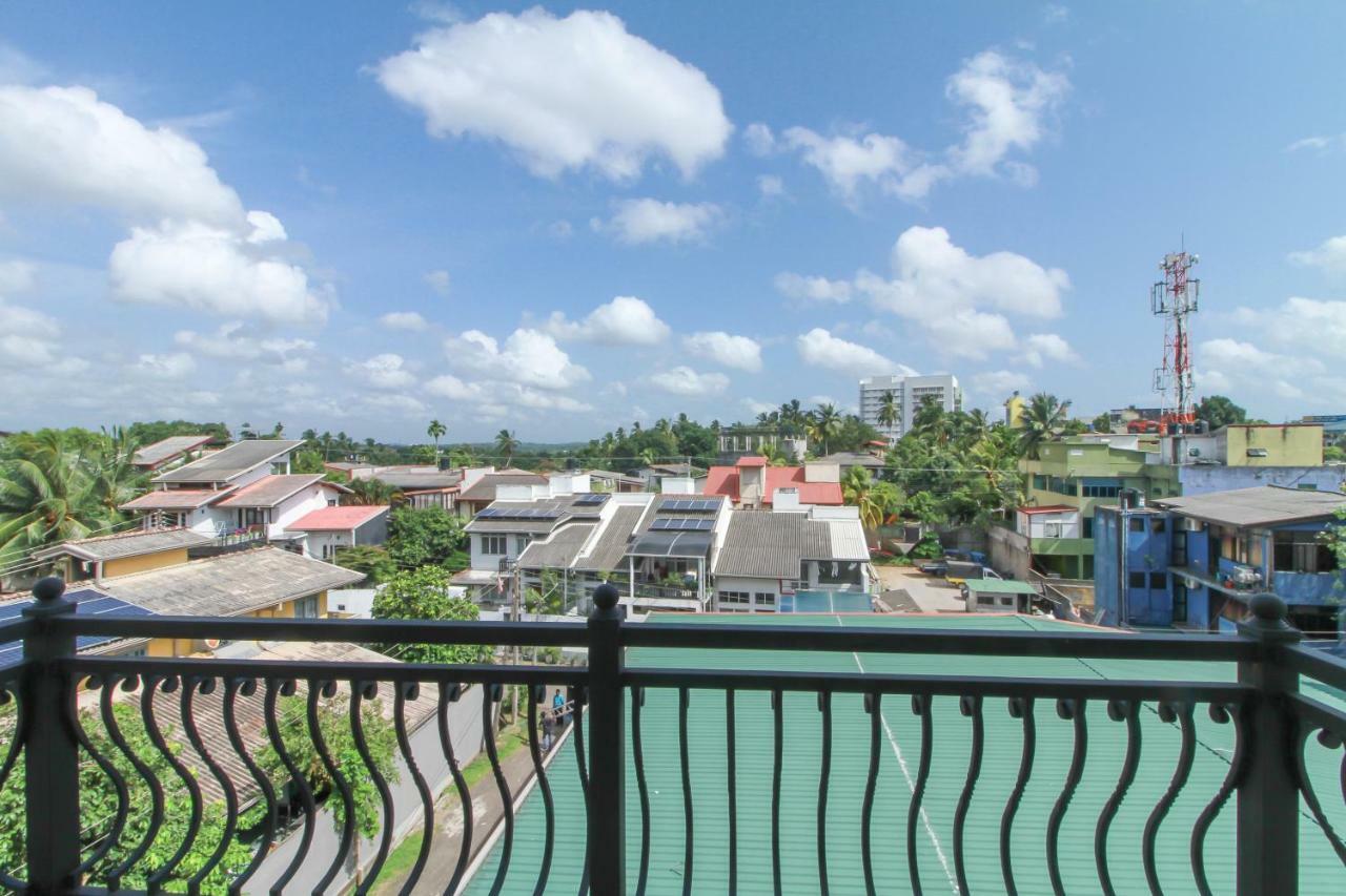 Hotel Queensbury Malabe Kaduwela Exterior photo